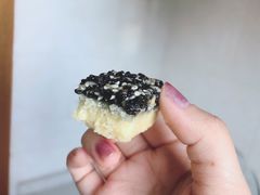 芝麻松仁排-上海哈尔滨食品厂(合生汇店)