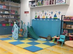 -蓝鲸奇亲子游泳俱乐部