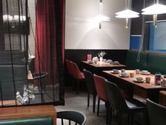 大堂-青年公社烤鸭(宝杨宝龙广场店)