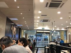 大堂-康师傅私房牛肉面(马泉营奥莱店)