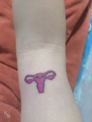 -鳌首刺青纹身 穿孔饰品店