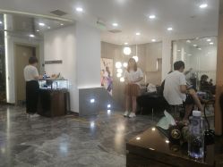 -AYO SALON