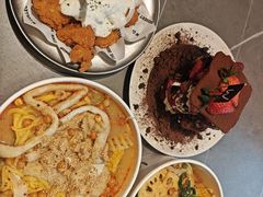 -W COLLECTIVE  DESSERT SHOP