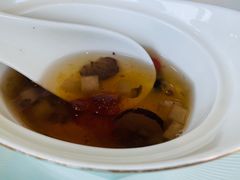 桃胶炖雪梨-世博源公馆·本帮融合菜·主题包厢·江景餐厅
