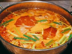 -野山舂·贵州现舂酸汤牛肉(民生路店)