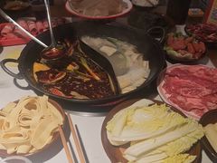 -重庆故事姊妹老火锅(财经学院店)