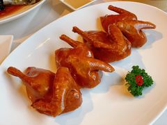 玻璃脆皮乳鸽-利苑酒家(金宝店)