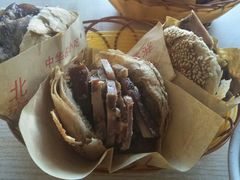 -洪峰浩老北京烧饼夹肉(角门路店)