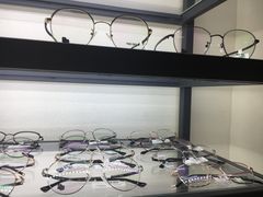 -LOGO眼镜·蔡司品牌折扣店(龙华清湖店)