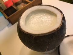 -志龙皇冠吃货椰子铺
