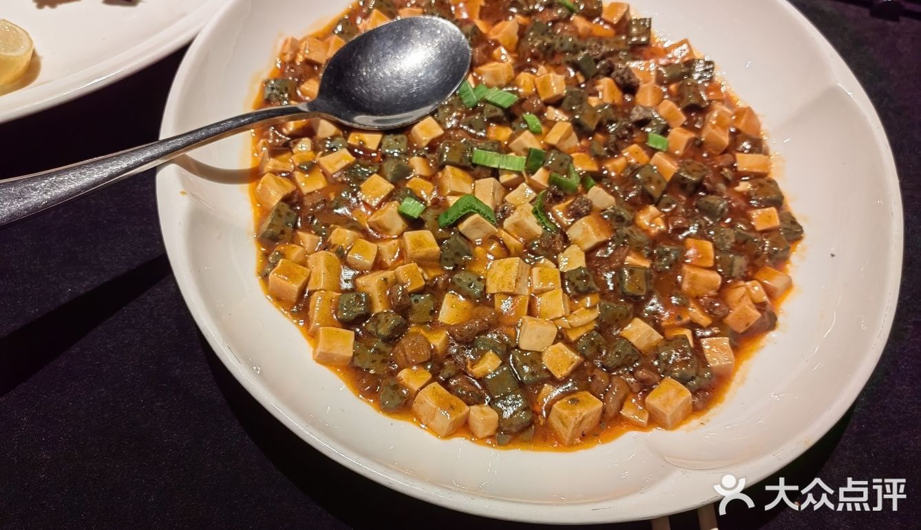 高端餐厅的优质体验-提督荟聚店