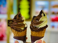 巧克力香草混合甜筒-GODIVA(海岸城店)