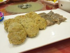 白切东山羊拼鱼饼-禄福山庄•顺德菜·融和菜(龙江店)
