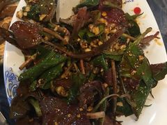 凉拌折耳根-金渝海鲜烧烤万州烤鱼店