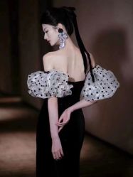 -衣贝姿婚纱礼服馆