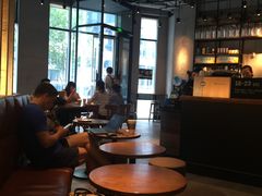 大堂-星巴克(北京三里屯SOHO一店)