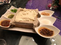 -95号酱骨·一块豆腐(展春园西路店)