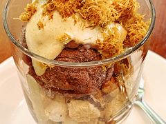 -Chom Cafe and Restaurant