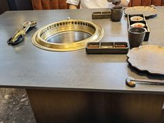 -铭牛烧肉·和牛海鲜自助(高新月牙湖店)