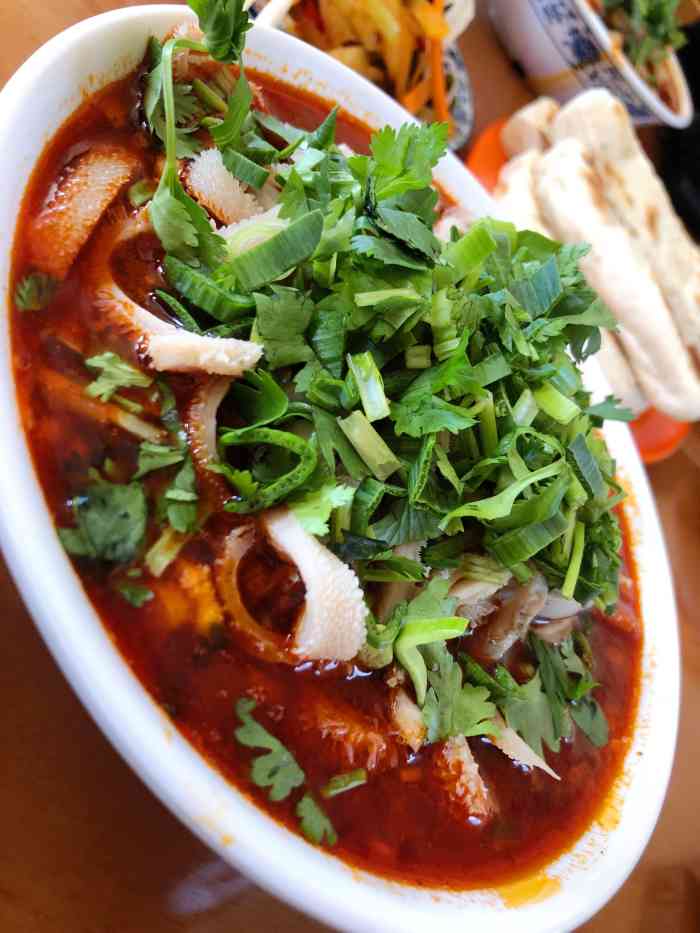 老字号南门老何记羊杂碎-"吴忠是羊杂的发源地,这家羊杂很有来头可以.