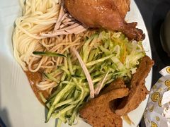 -亮亮面馆(经六路店)