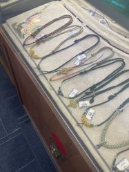 -灵彩珠宝(朗香街店)