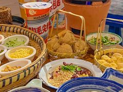 -包整·丝娃娃(一览甲秀楼风景店)