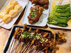 泼辣猪小串-木屋烧烤(岗顶二店)