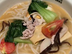 -蒙自源米线大王(东站店)