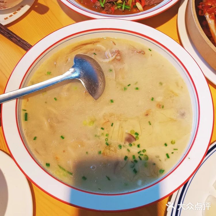 这家新开的长沙菜馆巨好吃 我会经常来的