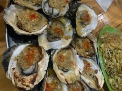 -蚝哥花姐湛江烤生蚝(美丽湾市场店)