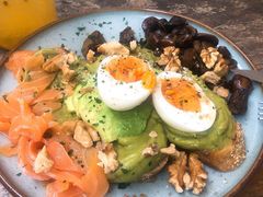 牛油果煮蛋吐司-RAC BAR(安福路店)