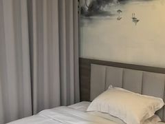 -花居酒店(苏州高教区尹山湖地铁站店)