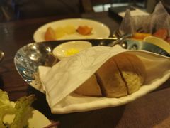 餐前面包-食间牛排(重庆路万达店)