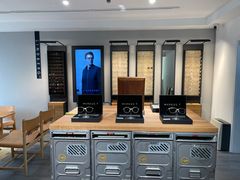 -目艮眼镜SHOWROOM(品牌集合店)