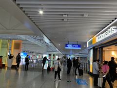 -麦当劳(上海虹桥站30B检票口楼上)