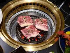 -山川小町·极番烧肉(新地假日广场店)