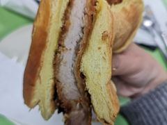 猪扒包-胜利茶餐室