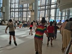 -冰纷万象滑冰场(深圳万象城店)