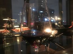 -AIR Restaurant & Lounge
