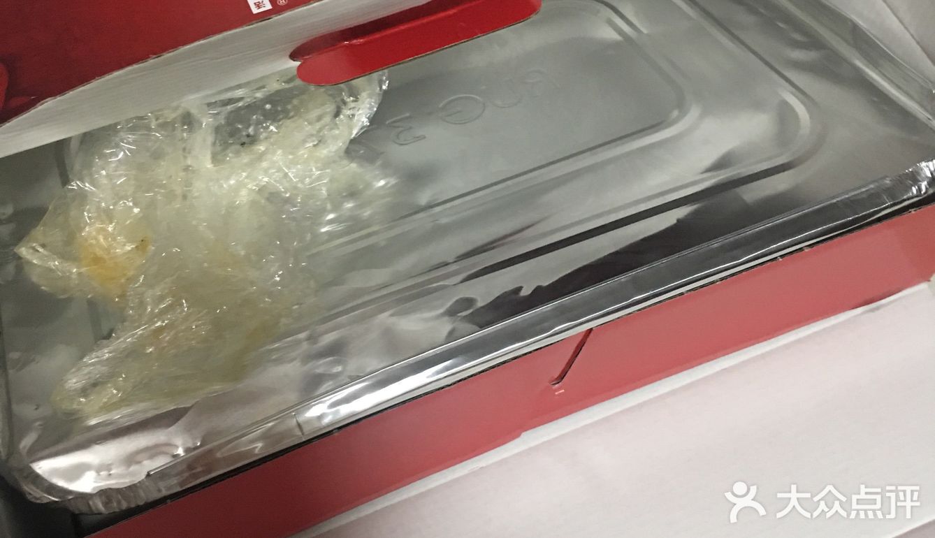 疫情期间点的鱼酷外卖一大袋子里面除了好吃的配套工具