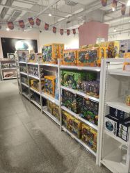 -嗨本可潮玩仓(大兴大悦春风里店)