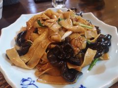 干炒牛河-赖厨潮汕砂锅粥