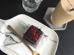 -UNI UNI(环亚凯瑟琳店)