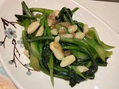 猪油渣炒菜心-兴粤匯香港茶餐厅(宝山日月光店)
