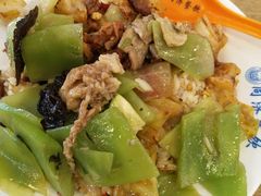 -同济大学本部学苑饮食广场