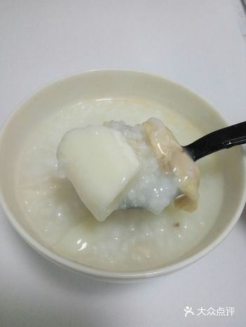 春季来一碗补脾养胃的山药鸡肉粥