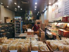 面包甜点陈列柜-椰香超级饼屋