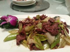 大蒜炒羊肉-岭南小馆