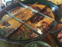 -岗上渣渣老火锅(两路口店)